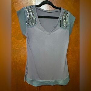 Gianni Bini Gray Embellished Cap Sleeve Blouse size L NWOT